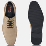 Men's Bugatti derby beige leather shoes with a round toe and plain toe featuring a stacked heel , a tpr outsole , and laces fastening.