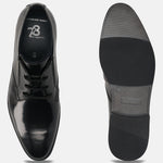 Men's Bugatti derby black leather shoes with a pointed toe and plain toe featuring a moulded heel , a tpr outsole , and laces fastening.