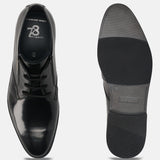 Men's Bugatti derby black leather shoes with a pointed toe and plain toe featuring a moulded heel , a tpr outsole , and laces fastening.