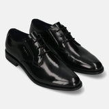 Men's Bugatti derby black leather shoes with a pointed toe and plain toe featuring a moulded heel , a tpr outsole , and laces fastening.