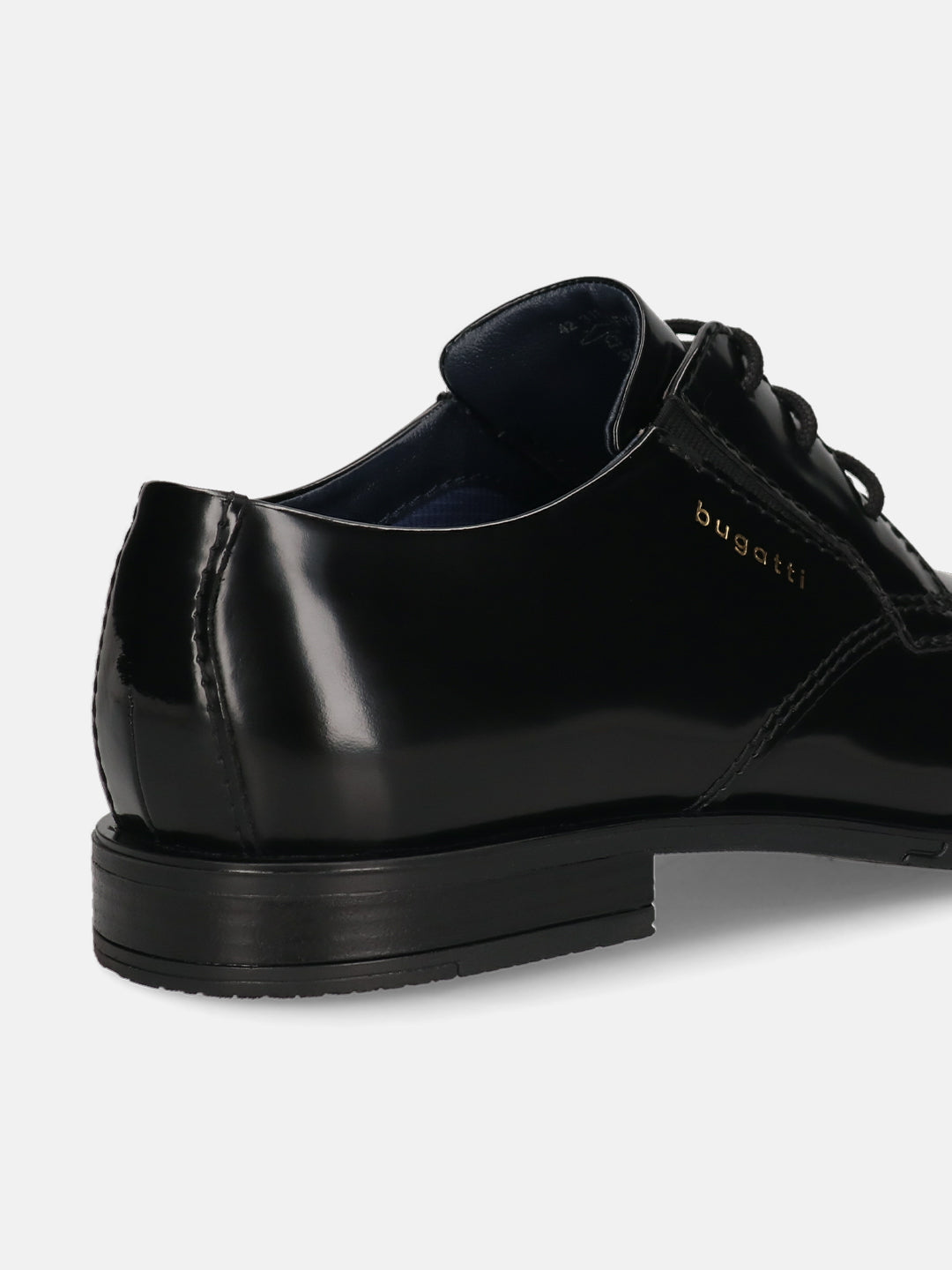 Men's Bugatti derby black leather shoes with a pointed toe and plain toe featuring a moulded heel , a tpr outsole , and laces fastening.