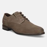 Men's Bugatti derby beige leather shoes with a pointed toe and plain toe featuring a moulded heel , a tpr outsole , and laces fastening.