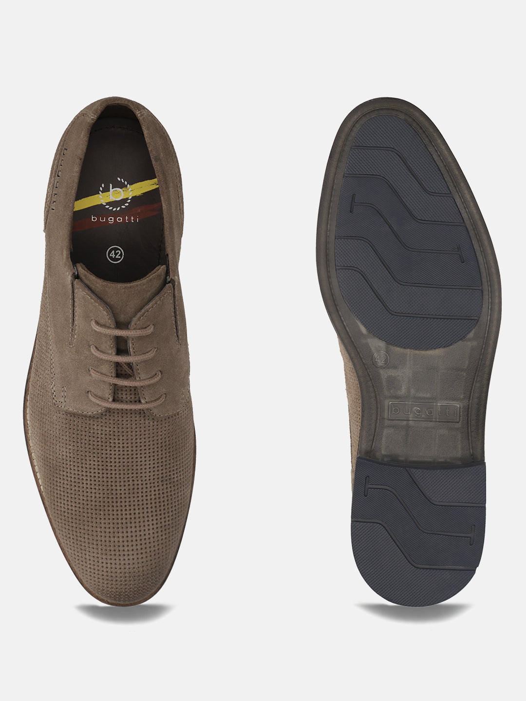 Men's Bugatti derby beige leather shoes with a pointed toe and plain toe featuring a moulded heel , a tpr outsole , and laces fastening.