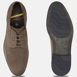 Men's Bugatti derby beige leather shoes with a pointed toe and plain toe featuring a moulded heel , a tpr outsole , and laces fastening.