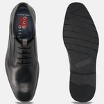 Men's Bugatti derby black leather shoes with a round toe and plain toe featuring a stacked heel , a tpr outsole , and laces fastening.