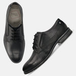 Men's Bugatti derby black leather shoes with a round toe and plain toe featuring a moulded heel , a tpr outsole , and laces fastening.