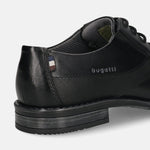Men's Bugatti derby black leather shoes with a round toe and plain toe featuring a moulded heel , a tpr outsole , and laces fastening.