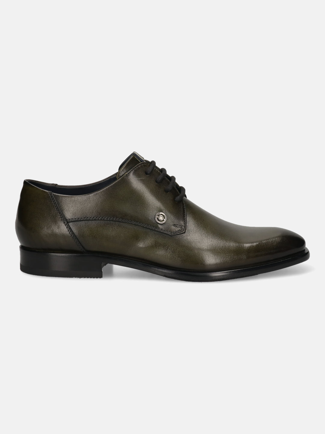 Men's Bugatti derby green leather shoes with a pointed toe and plain toe featuring a stacked heel , a leather outsole , and laces fastening.