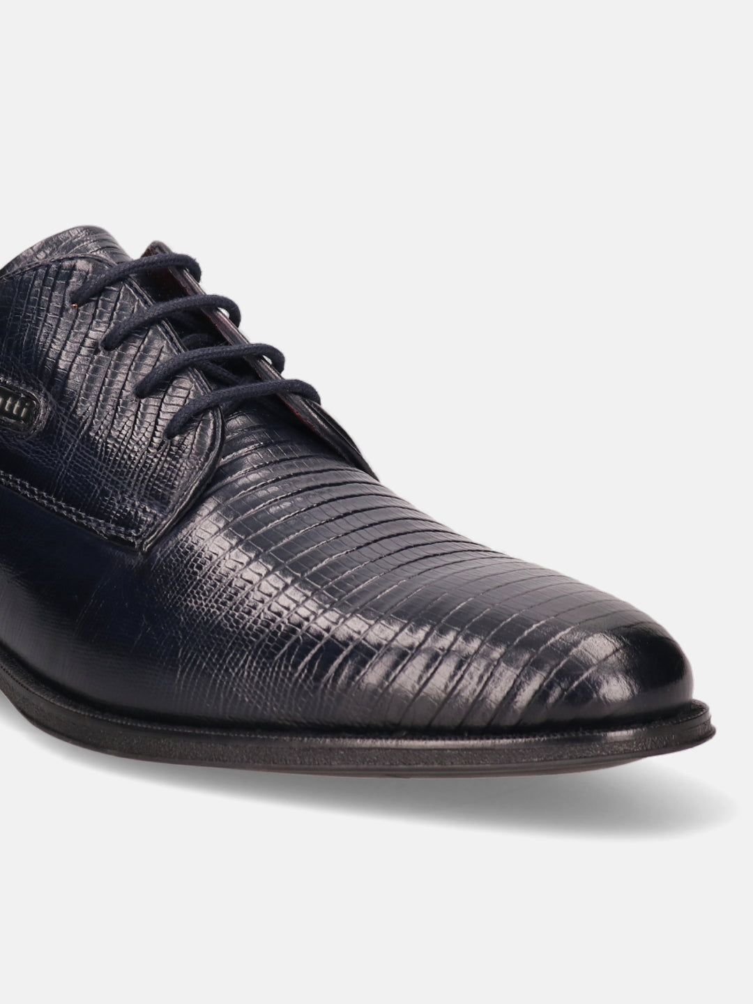 A blue Men's bugatti Derby featuring a pointed plain toe, moulded  heel. Made from premium genuine leather with a durable tr outsole, this laces design offers both style and comfort.