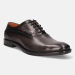 A grey Men's bugatti Oxford featuring a chisel toe plain toe, stacked heel. Made from premium genuine leather with a durable leather outsole, this laces design offers both style and comfort.