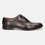 A grey Men's bugatti Oxford featuring a chisel toe plain toe, stacked heel. Made from premium genuine leather with a durable leather outsole, this laces design offers both style and comfort.