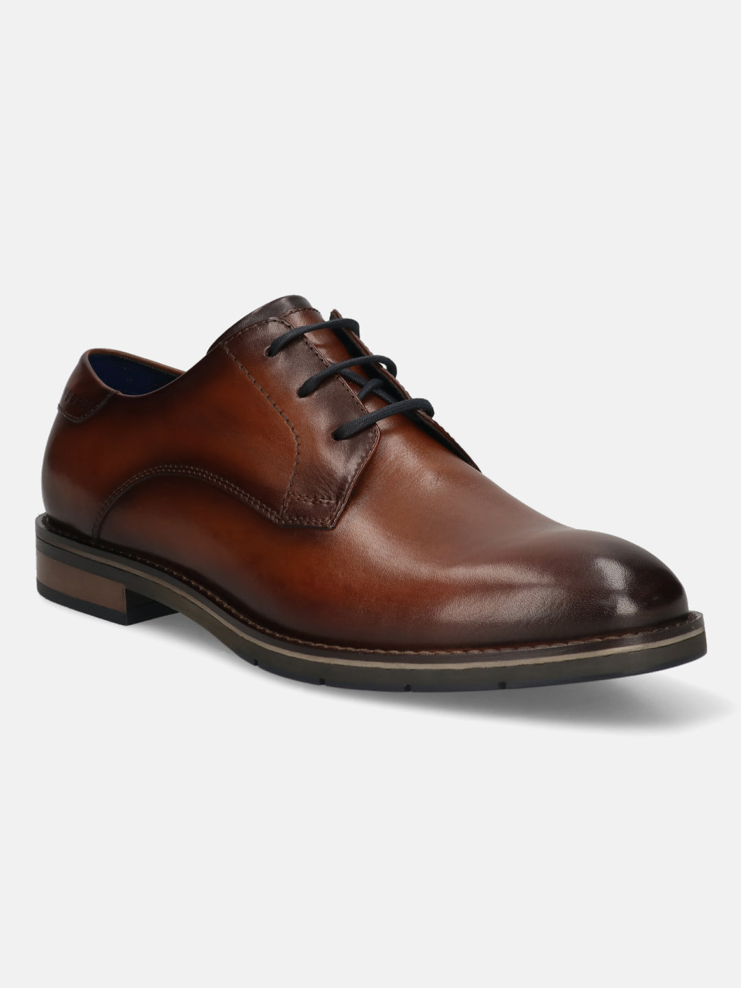 Men's Bugatti derby cognac leather shoes with a round toe and plain toe featuring a stacked heel , a tpr outsole , and laces fastening.