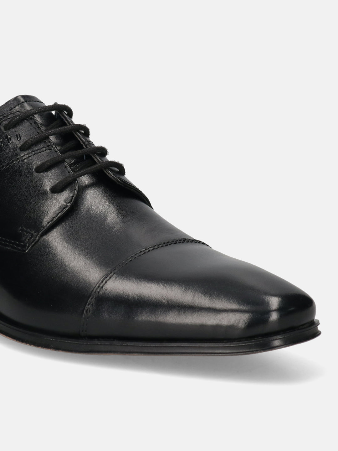 A black Men's bugatti Derby featuring a round toe cap toe, stacked heel. Made from premium genuine leather with a durable high quality synthetic outsole, this laces design offers both style and comfort.
