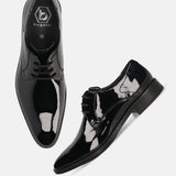 A black Men's bugatti Derby featuring a pointed toe plain toe, stacked heel. Made from premium genuine leather with a durable leather outsole, this laces design offers both style and comfort.
