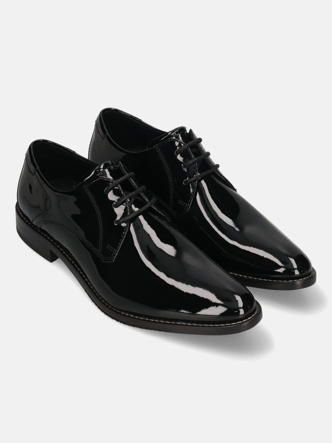 A black Men's bugatti Derby featuring a pointed toe plain toe, stacked heel. Made from premium genuine leather with a durable leather outsole, this laces design offers both style and comfort.