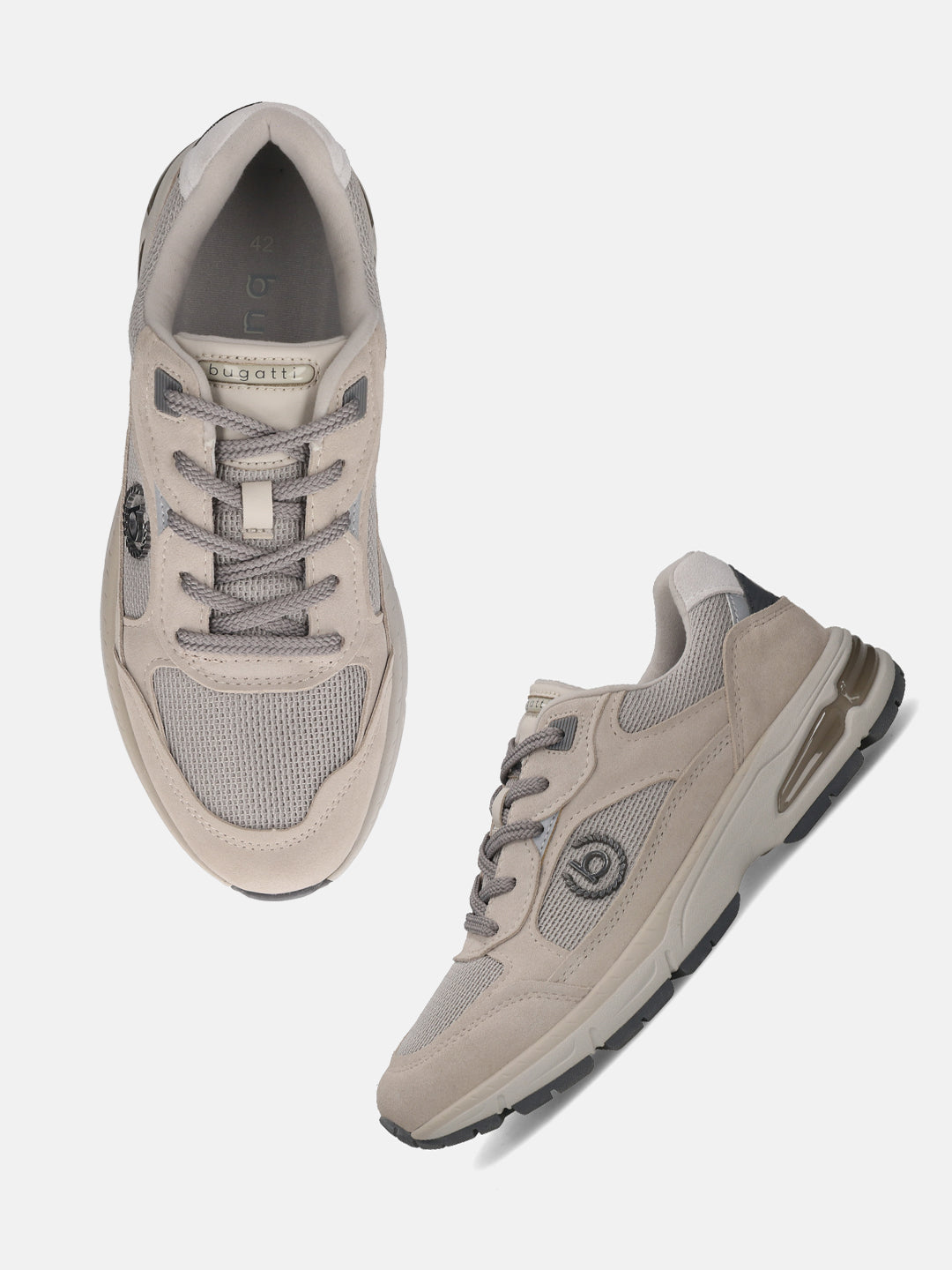 bugatti Parry beige athleisure sneakers in leather and mesh, with gray laces and a dark gray sole.
