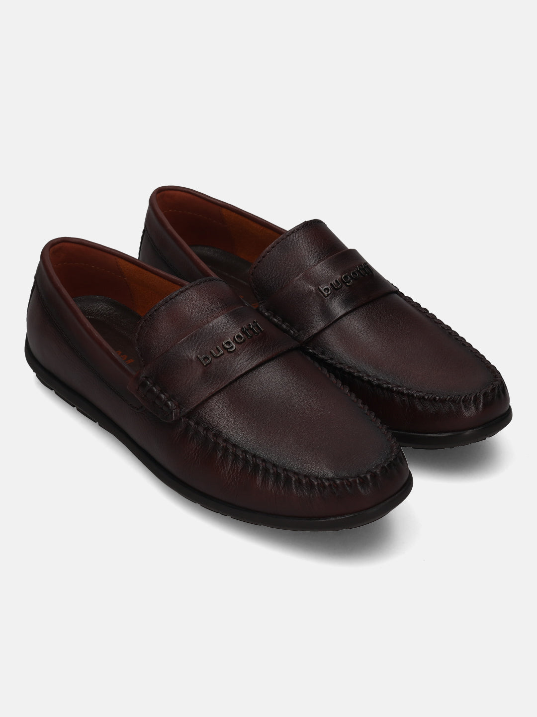 bugatti Linex slip-on shoes in mid-brown premium leather, featuring a comfort design and casual style.