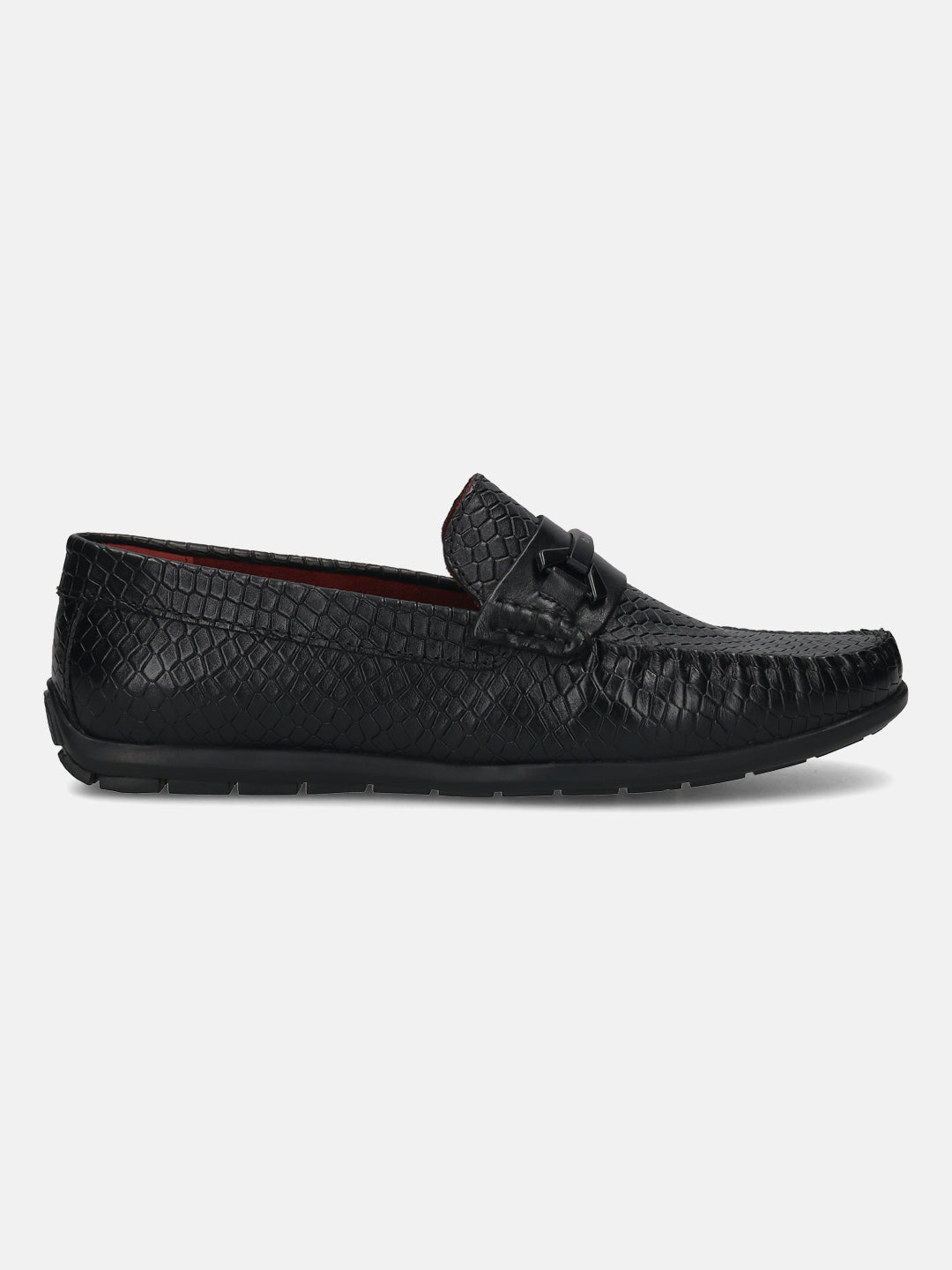 Men's Bugatti drivers black leather shoes with a round toe and apron toe , a tpr outsole.
