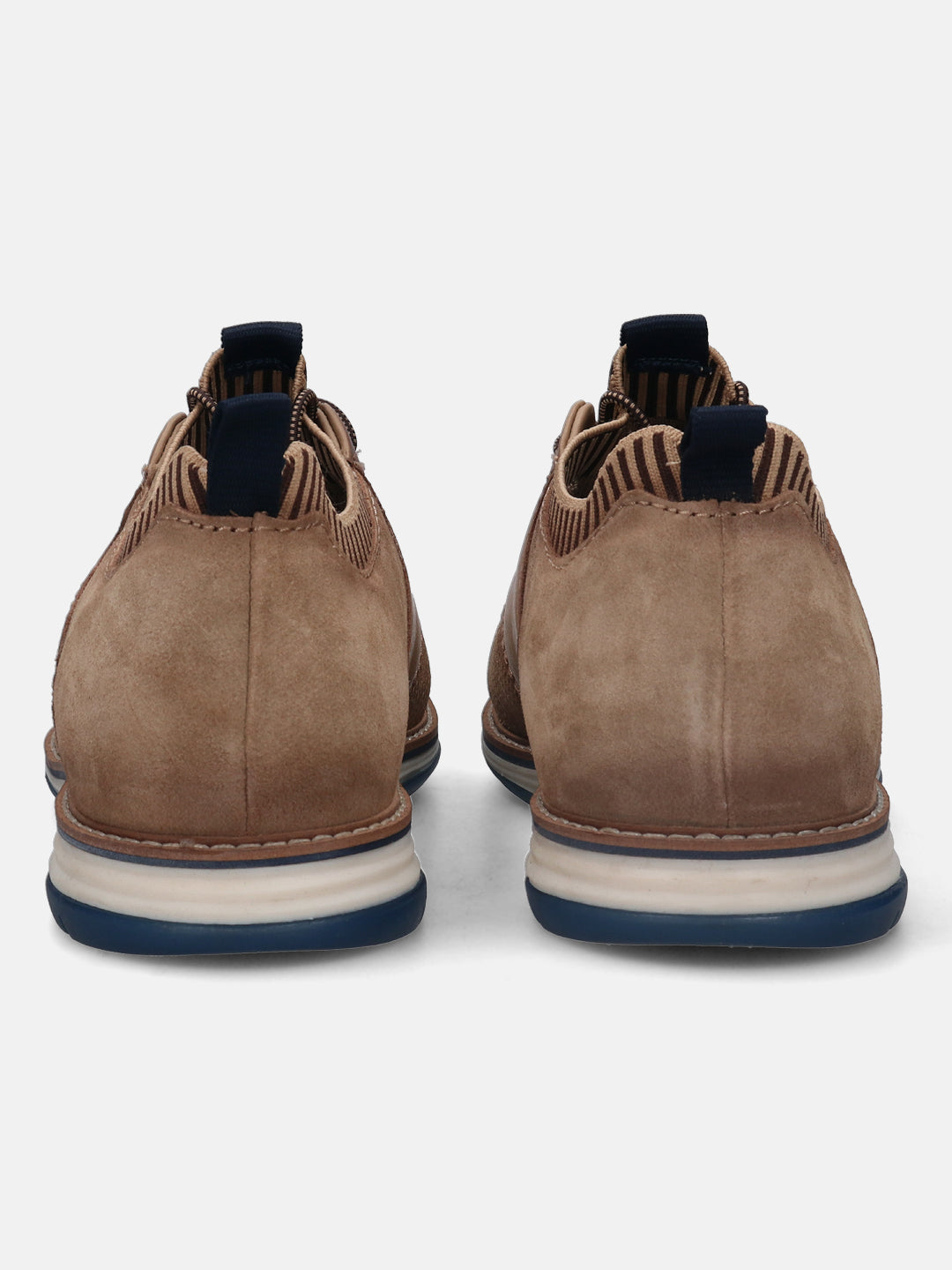 A beige Men's bugatti Oxford featuring a pointed plain toe, zero heels heel, and a wide fit. Made from premium genuine leather with a durable tpr outsole, this laces design offers both style and comfort.